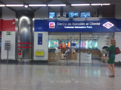 Metro estrena en Plaza de Castilla un nuevo Centro de Atención al Viajero