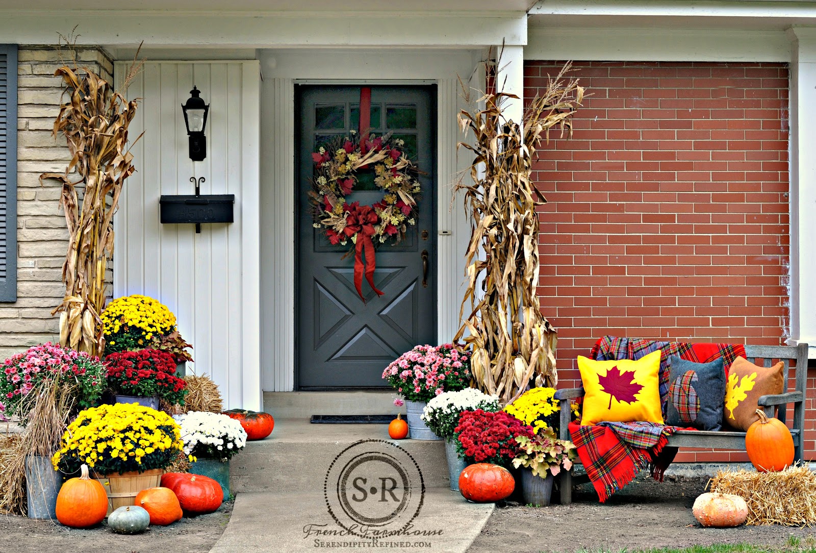 title | Grey Front Door Fall Decor
title | Grey Front Door Fall Decor