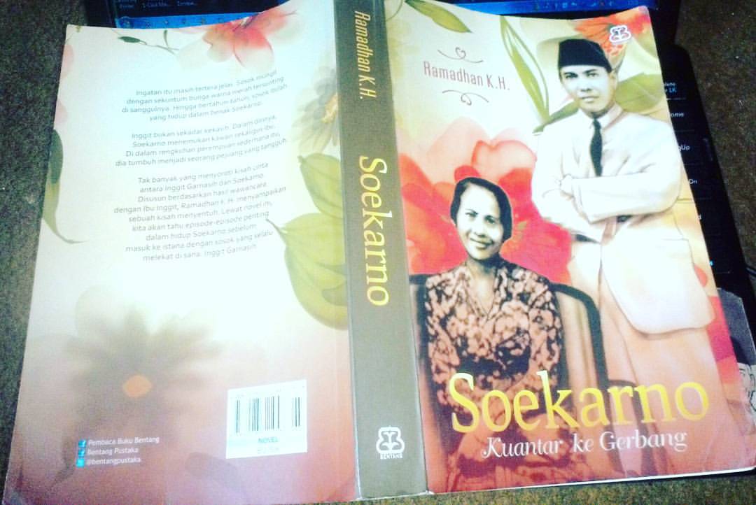Judul Buku Soekarno Kuantar Ke Gerbang