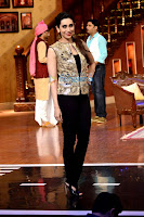 Karisma Kapoor at Team of 'Lekar Hum Deewana Dil' on Comedy Nights with Kapil