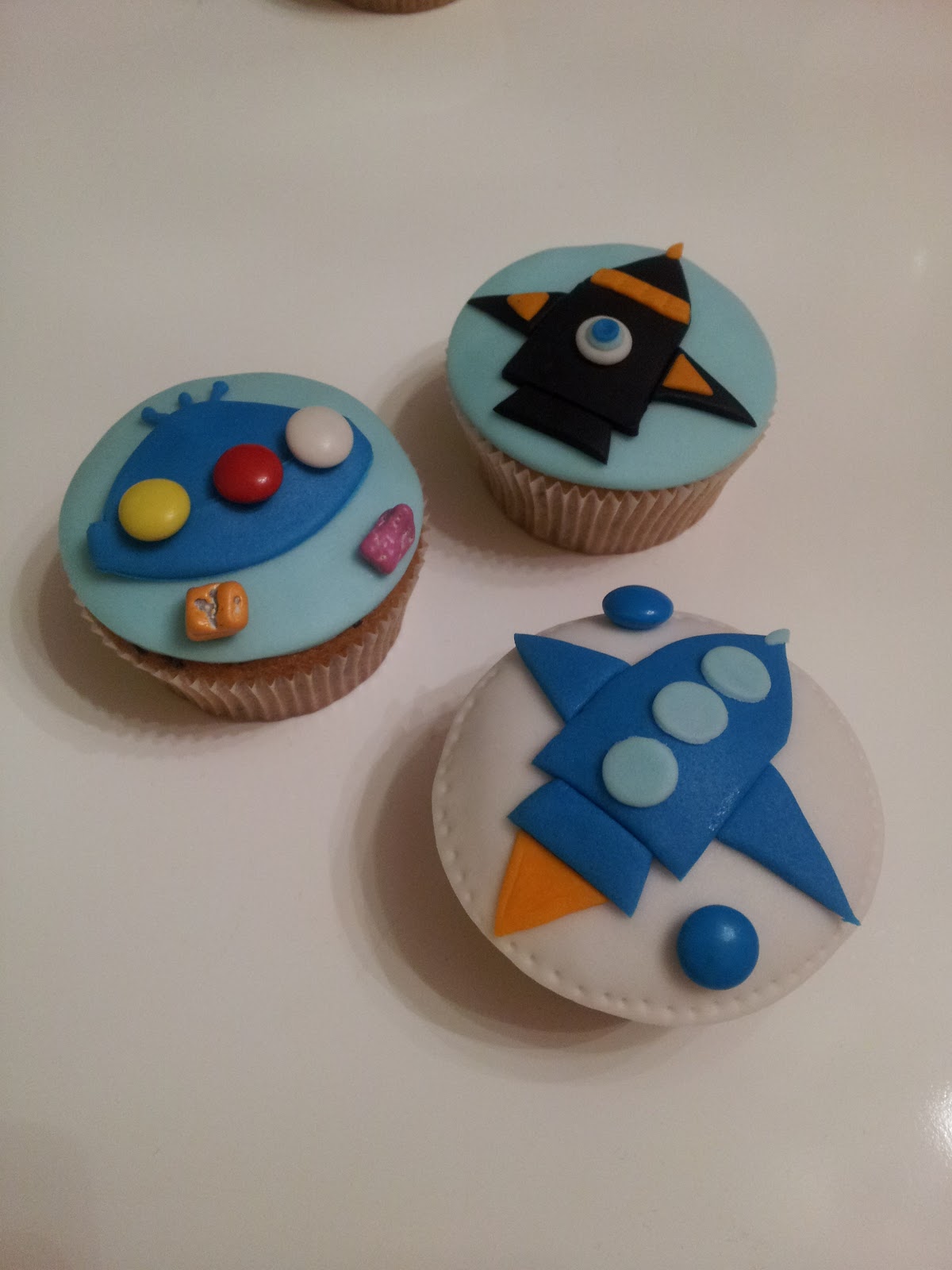 CUPBİRCAKE Uzay Temalı Cupcakeler