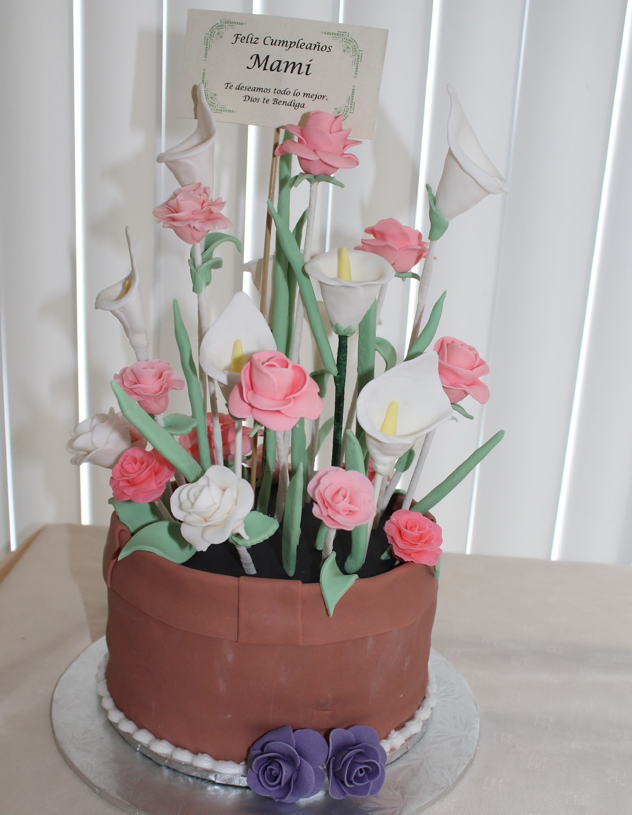 Bechi's Cakes Flower Pot Cake