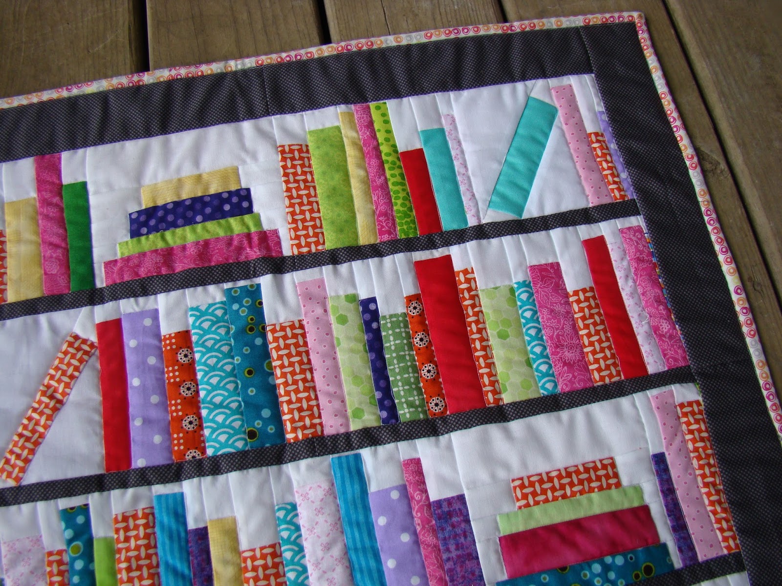 Slice of Pi Quilts Bookshelf Mini Quilt