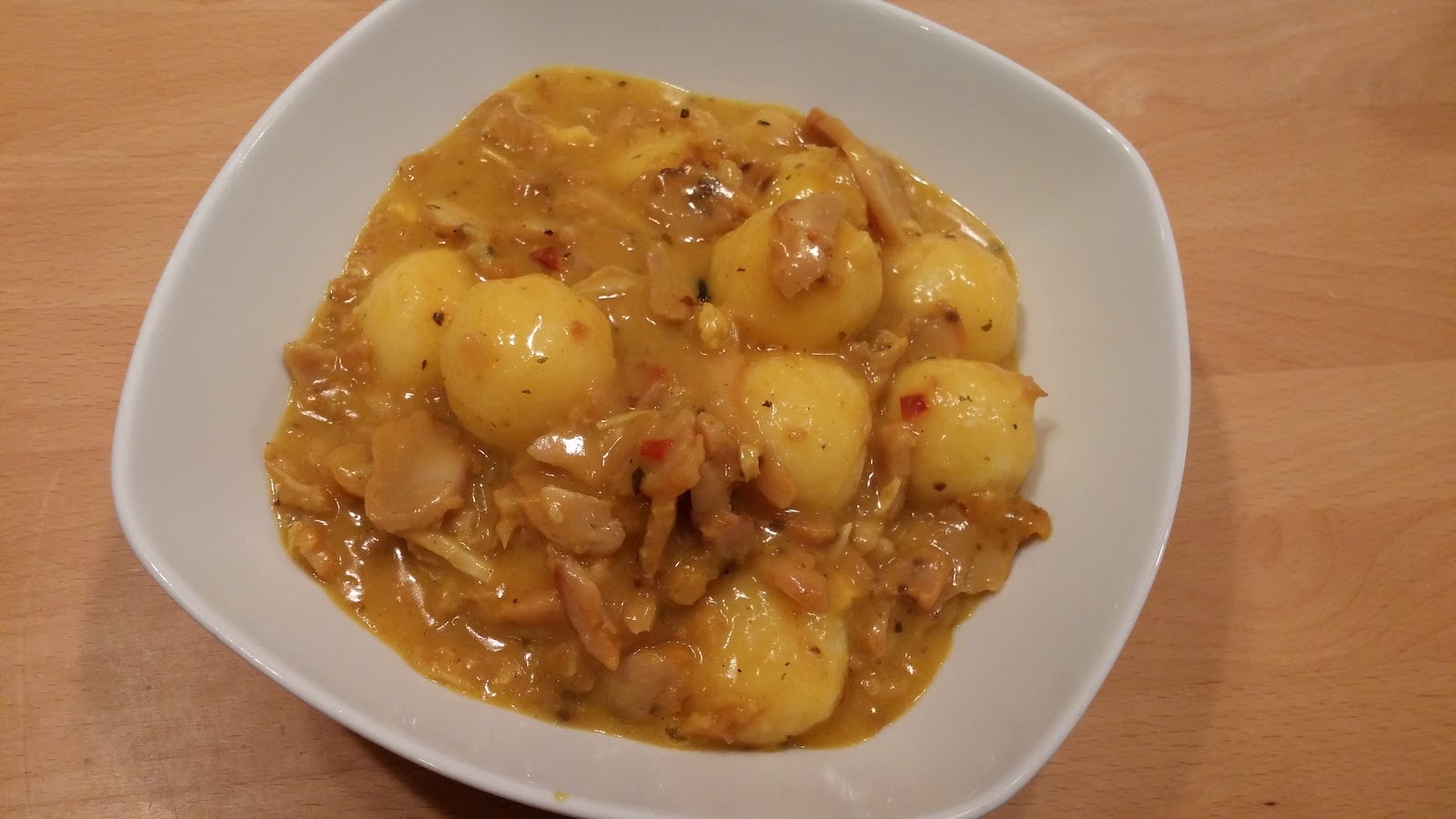 Allerlei Rezepte und mehr: Curryfleisch mit Klößen