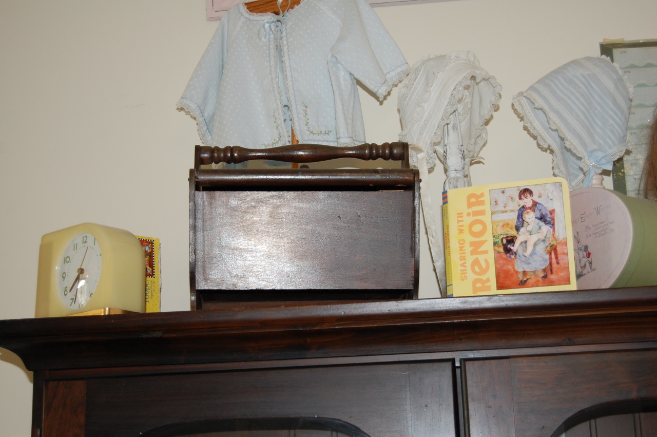 The Old Fashioned Baby Sewing Room: Lovely Old Sewing Box
