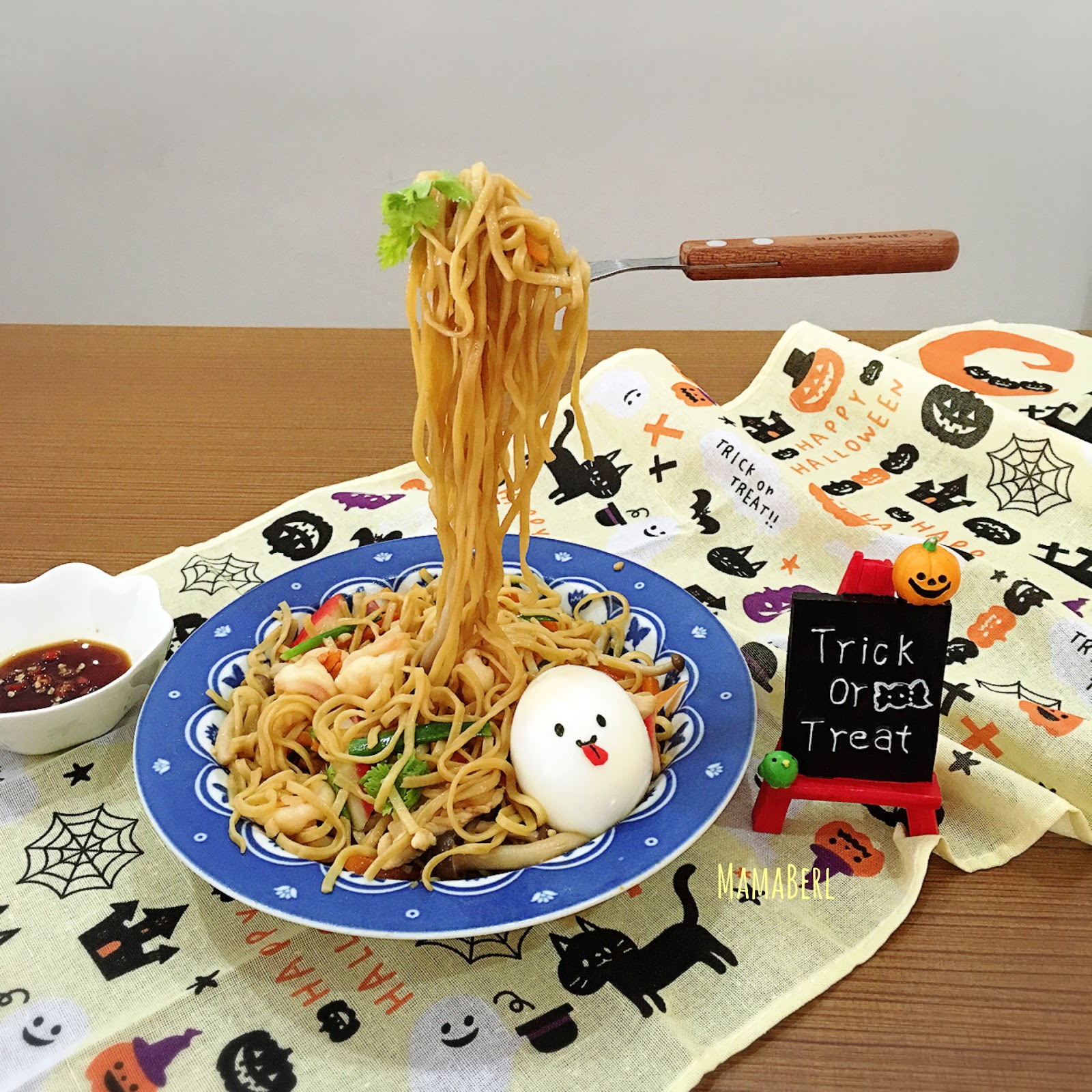 Recipe • Flying Noodles tutorial + Braised Ee Fu Noodles