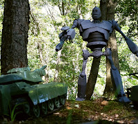 Mondo's Iron Giant Deluxe Action Figure Giant Robot Toy fighting G.I.Joes