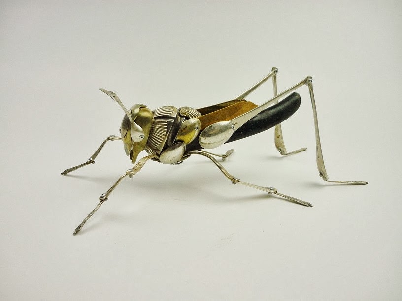 10-Grasshopper-Sculptor-Recycled-Animal-Sculptures-Dean-Patman-Graphic-Design-www-designstack-co
