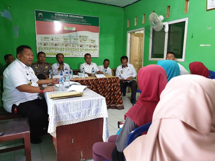 Plt.Nanang Ermanto Hadiri Musyawarah Pembahasan Proses Pembangunan Kios Pasar Sidaharjo kec.WayPanji Lamsel.