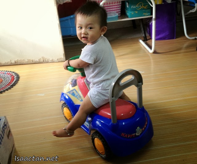 Daddy, Mummy, Check out my new ride!