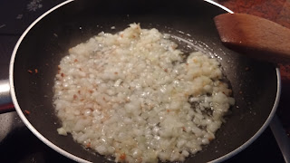 Arroz amarillo con salchichas