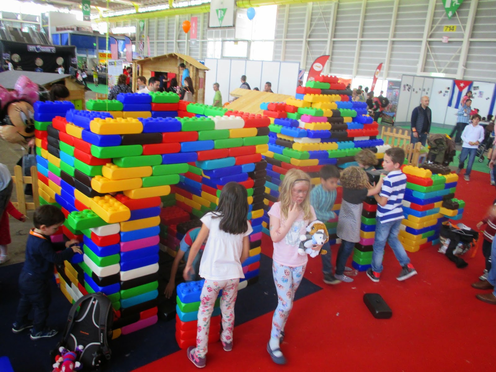 gonflalpes: Brick de construction g?�ante (type l?�go)