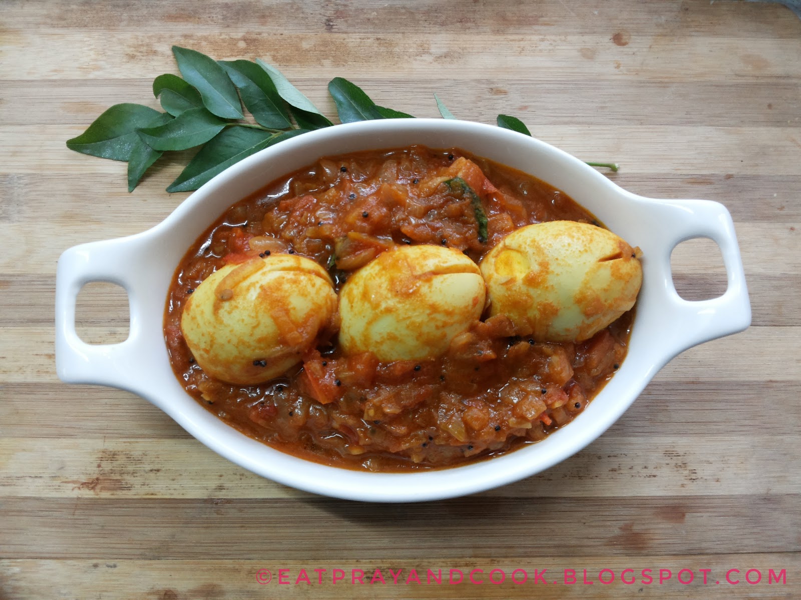 Eat Pray and Cook: Egg Masala - Instant Dinner Delight