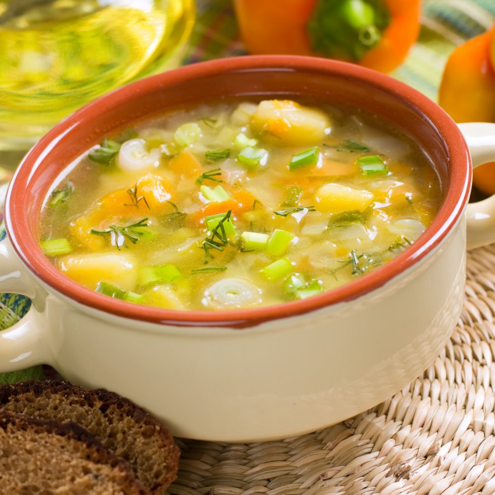 طبق اليوم بالصور: طريقة عمل شوربة الخضار المصفاة