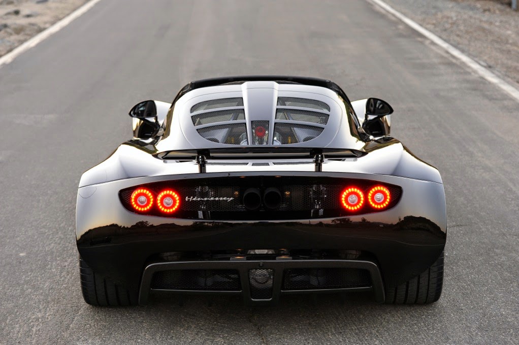 Hennessey Venom GT Spyder صور سيارات: هينيسي فينوم جي تي سبايدر أسوداء