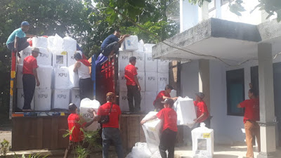 Kotak Suara Hasil Pemilu 2019, Diantarkan ke Gudang KPU Purworejo