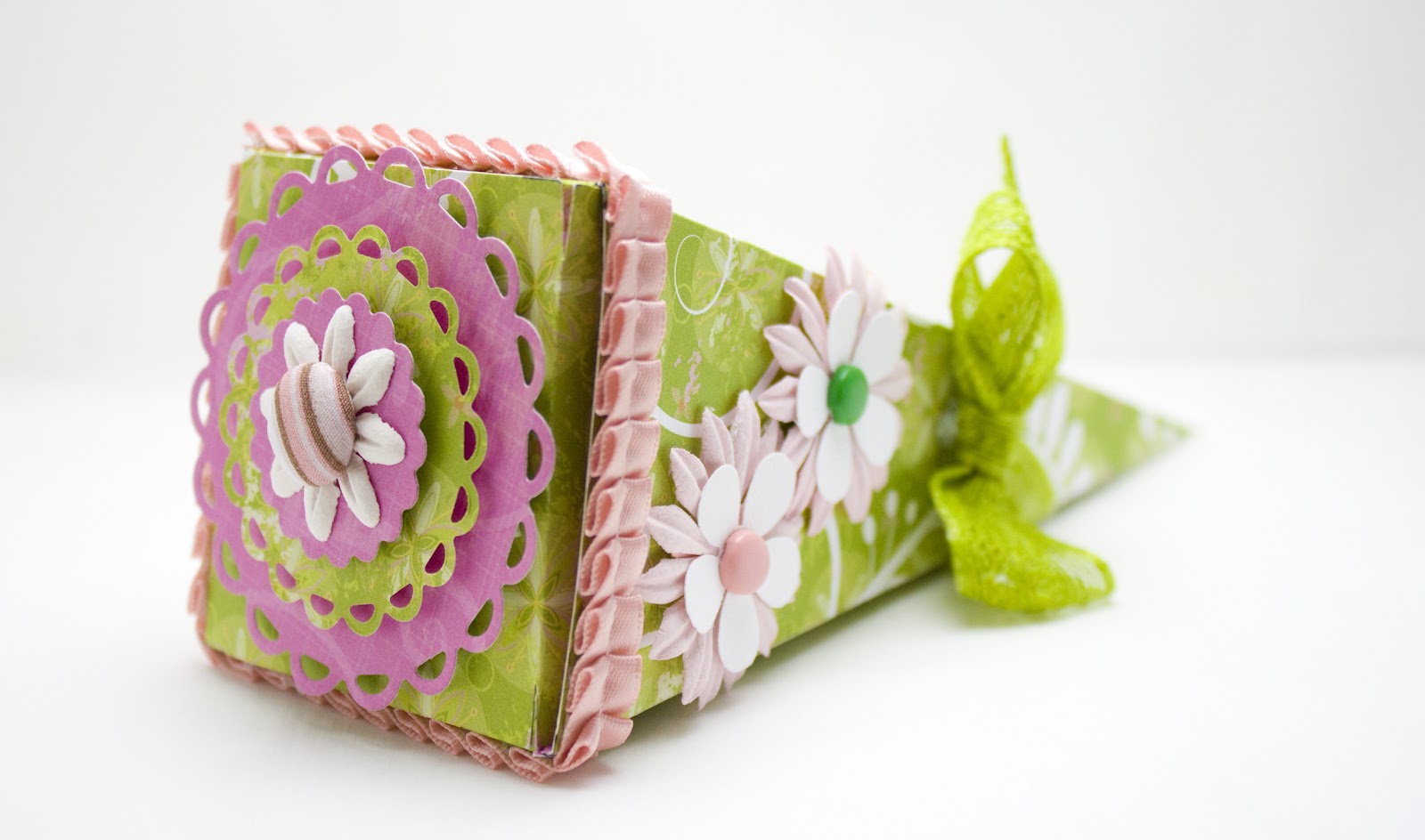 Magenta cadeau / Gift Cone