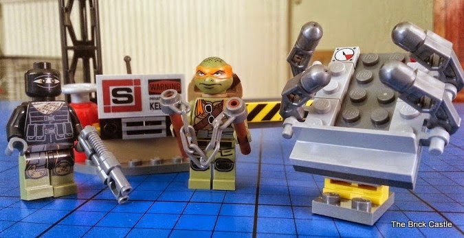 LEGO TMNT Turtle Van Takedown Set 79115 Review bag 1 stretcher and foot soldier michelangelo