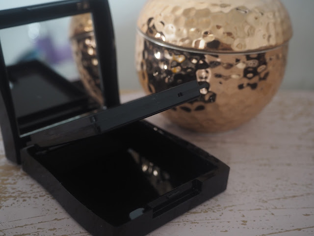 Mary Kay Mini Compact & Liquid Eyeliner Pen 