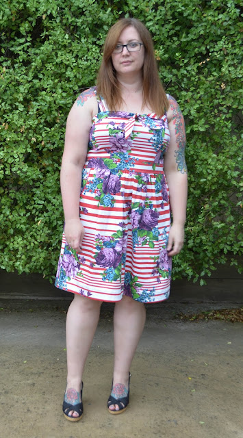 Suzy Bee Sews: BurdaStyle FS/2014 : Smocked back dress