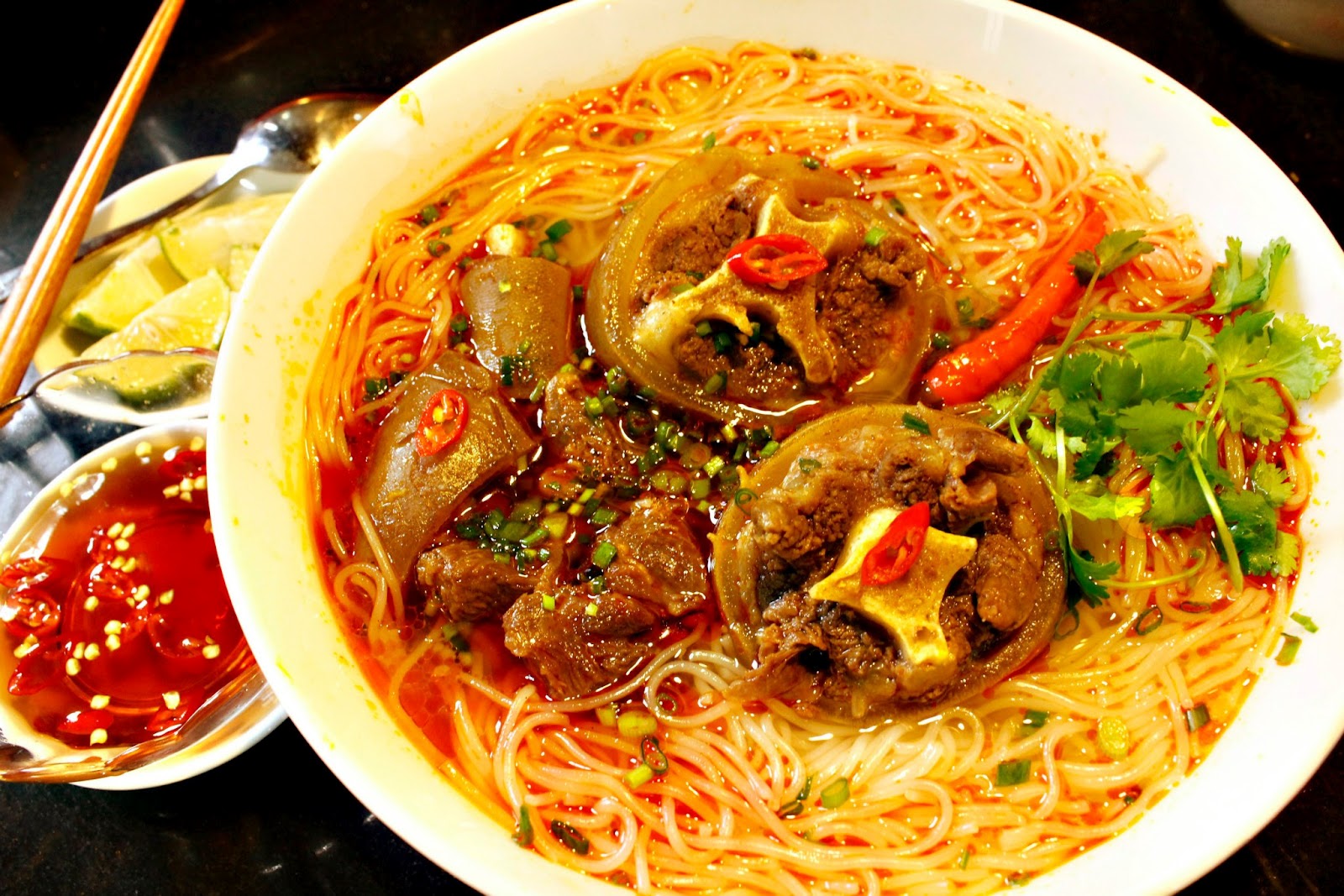 Bun bo gio heo Beef and pork knuckle noodle soup Helen’s Recipes