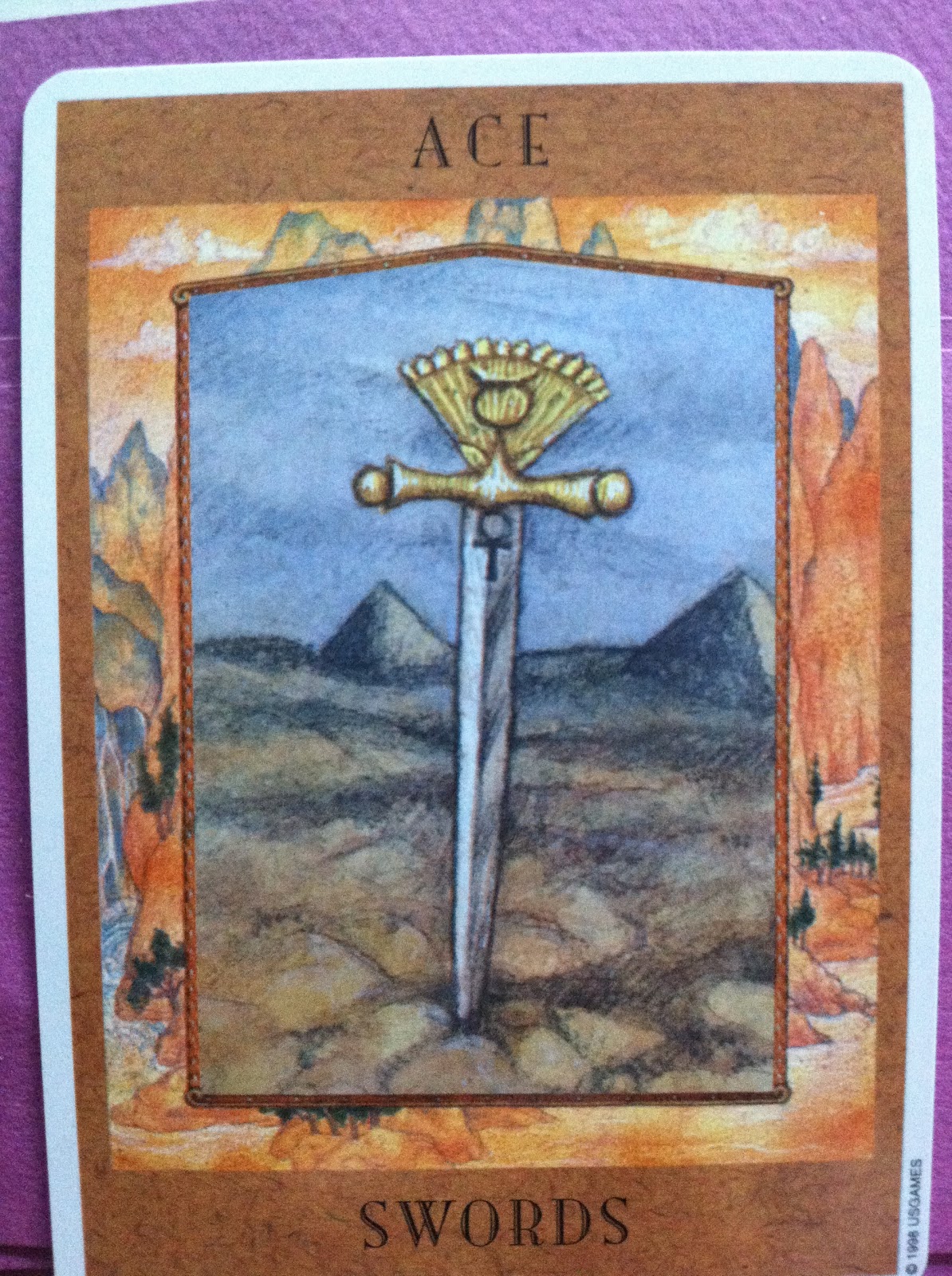 Туз мечей райдер уэйт. Значение карты мечи 1. Карта туз мечей. Карта таро туз мечей. Туз мечей таро.