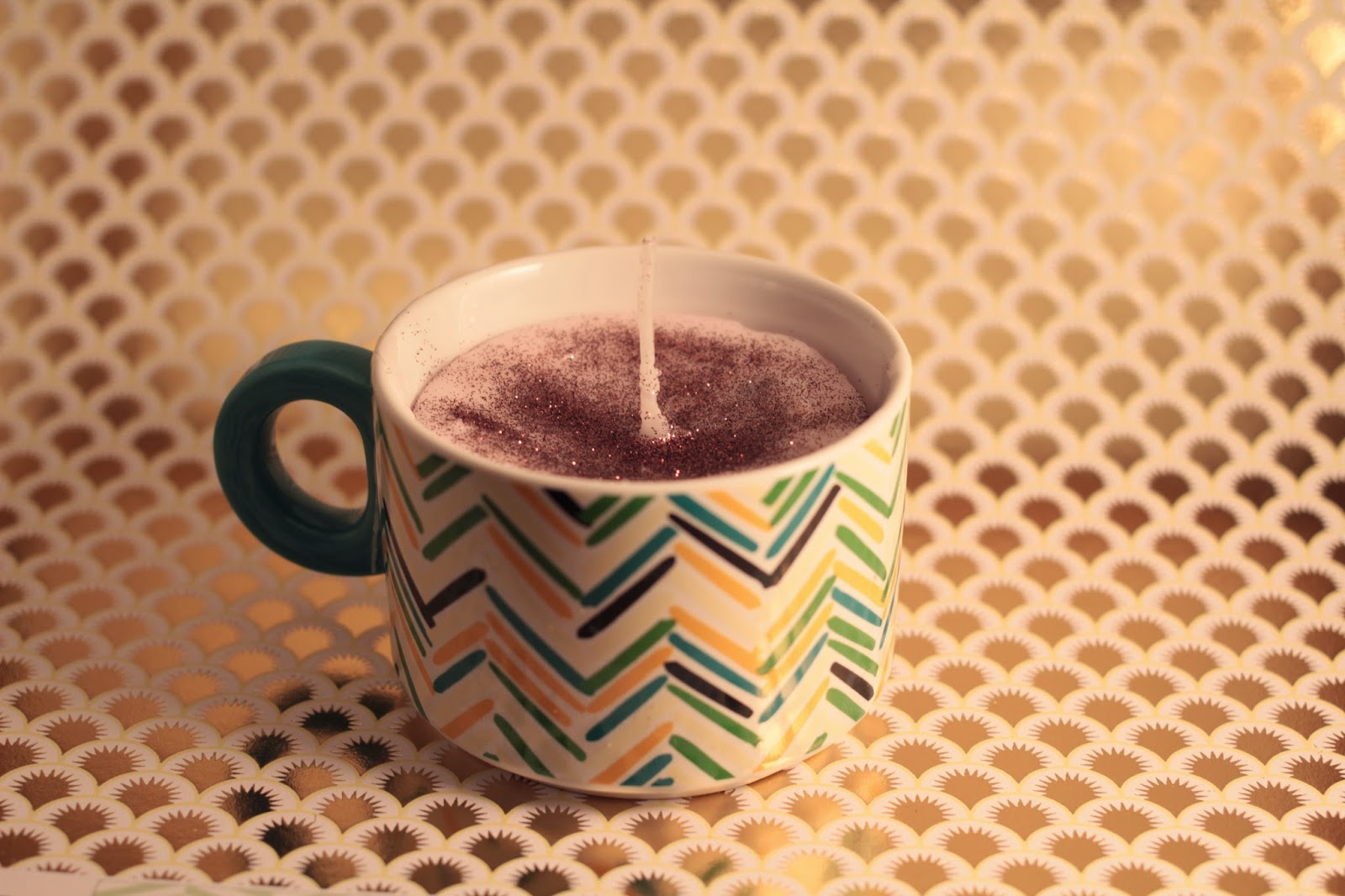 hot chocolate candle diy, homemade christmas gift, candle tutorial, candle in cup tutorial,