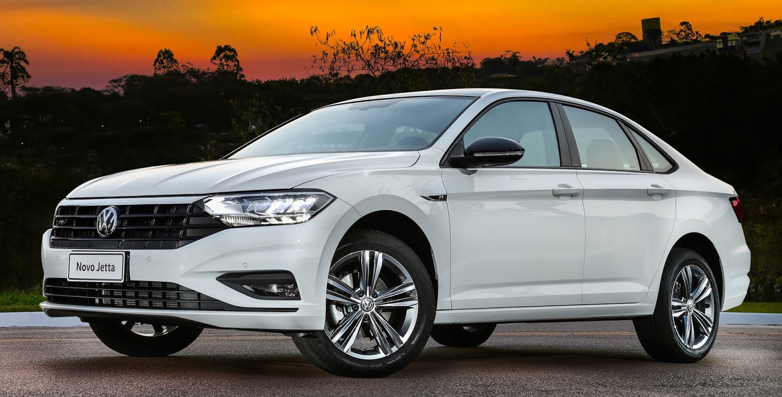 Novo VW Jetta chega ao Brasil nas versões Comfortline e RLine Carnow