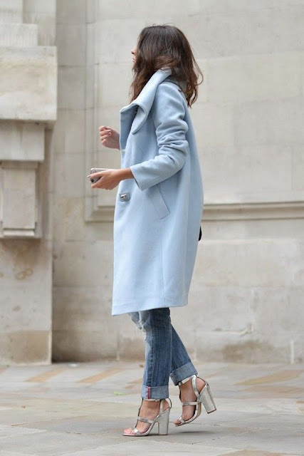 manteau bleu pastel