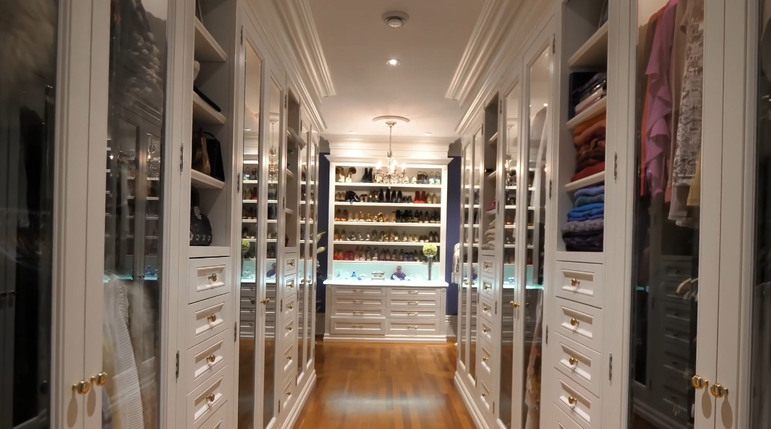 33 Interior Design Photos vs. 22 Bayview Dr, St. Catharines, ON Home Tour