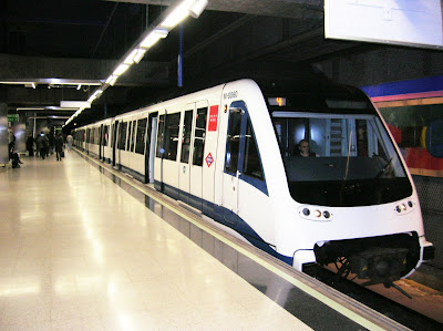 Metro de Madrid, Estación Campo de las Naciones, Madrid, vuelta al mundo, round the world, La vuelta al mundo de Asun y Ricardo
