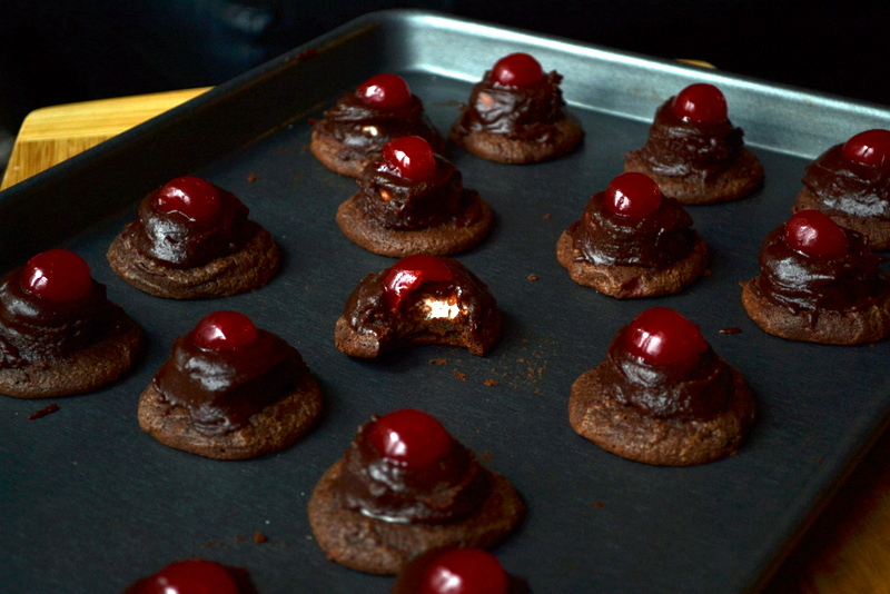 hardly-housewives-rudolph-nose-cookies