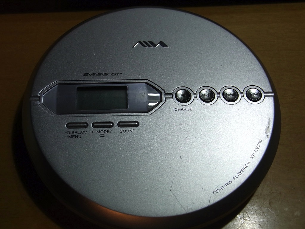aiwa XP-3 マルチビットDAC搭載ポータブルCDプレーヤー