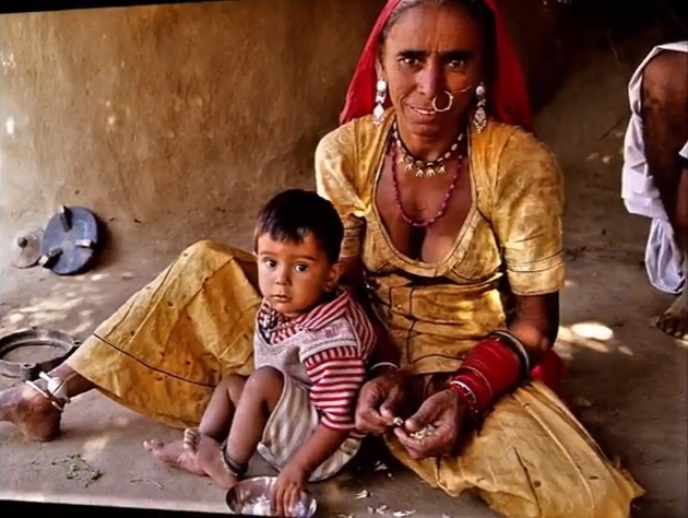 Village woman. Дети Раджастан. Young Kid and woman in Village. Village women.