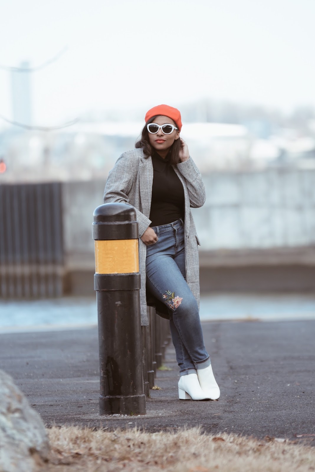 dominican blogger, oversized coat, beret, winter trends, latina bloggers, winter outfit ideas, winter trends, pea coat