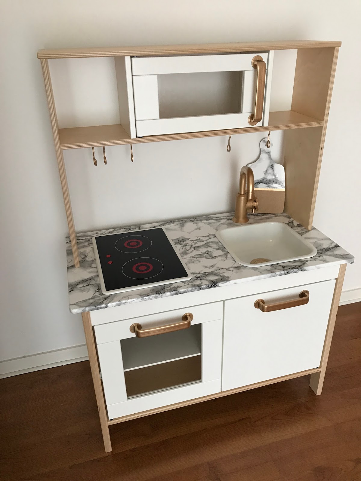 Moi, jeune et maman.: DIY - DUKTIG, La cuisine pour enfant de chez Ikea.