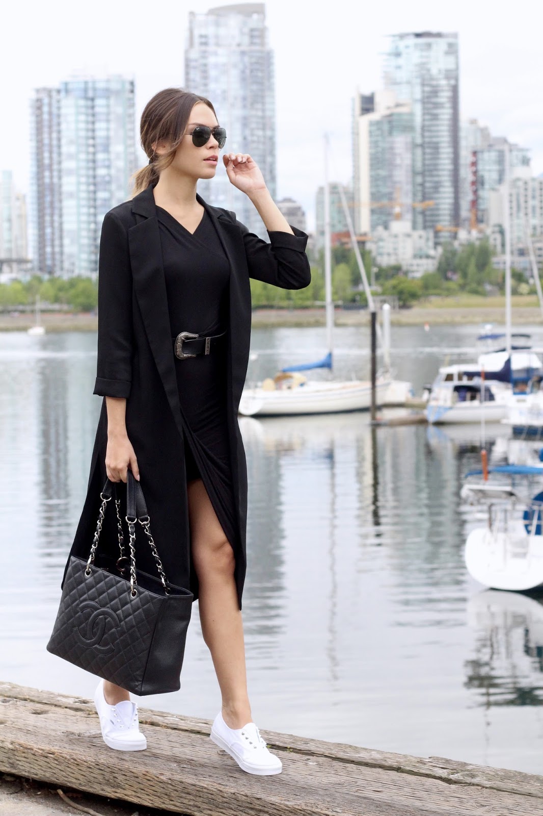 outfits that go with black and white vans