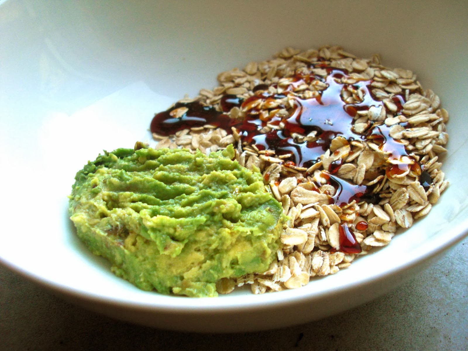 Tagan's Kitchen: Brazilian Countryside Breakfast: Avocado, Oats & Molasses 