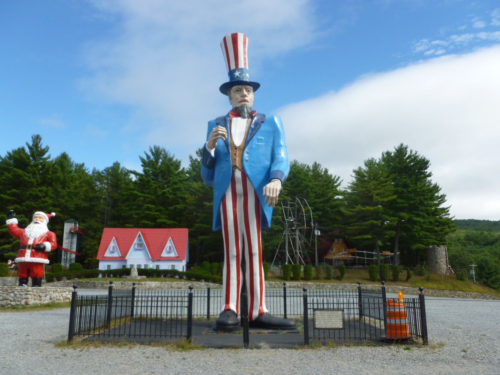 Photoops Roadside Attraction Tallest Uncle Sam in the World Lake