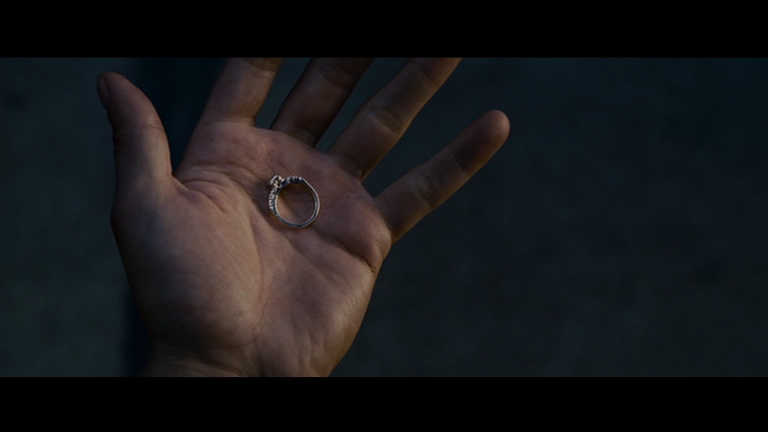 Найдите украдено кольцо талиесина геншин. Украла кольцо. Человек паук 3 кольцо. Обручальное кольцо человек паук 3.