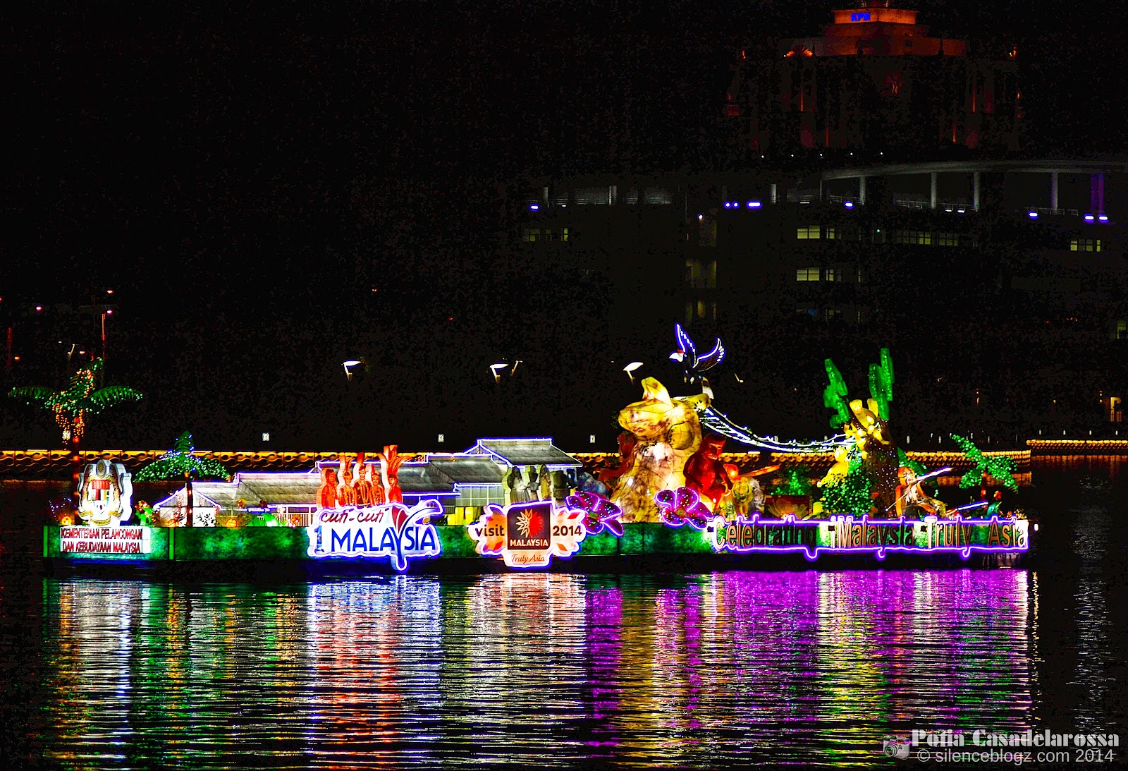 Gambar Sekitar Magic of The Night Putrajaya 2014