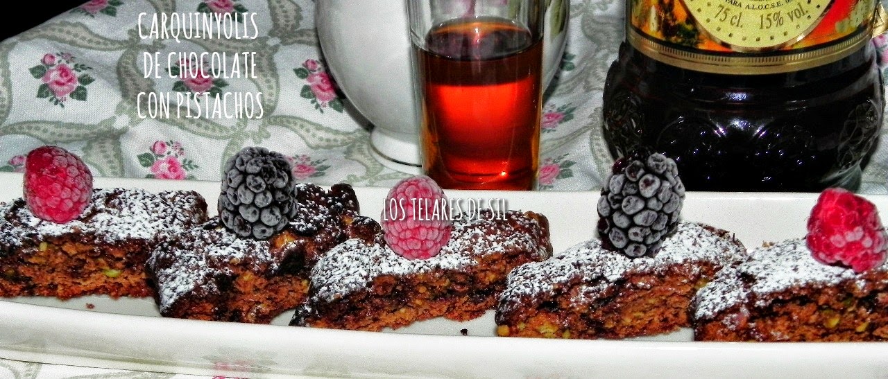 CARQUINYOLIS DE CHOCOLATE CON PISTACHOS