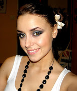 Na koniec przykleiłam sztuczne rzęsy, w końcu to makijaż sylwestrowy.