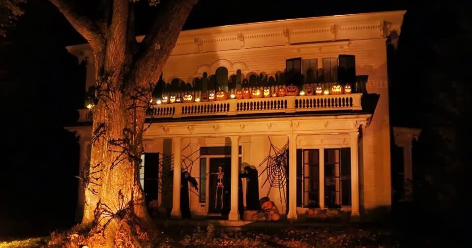 Maine in Pictures Halloween Kennebunk