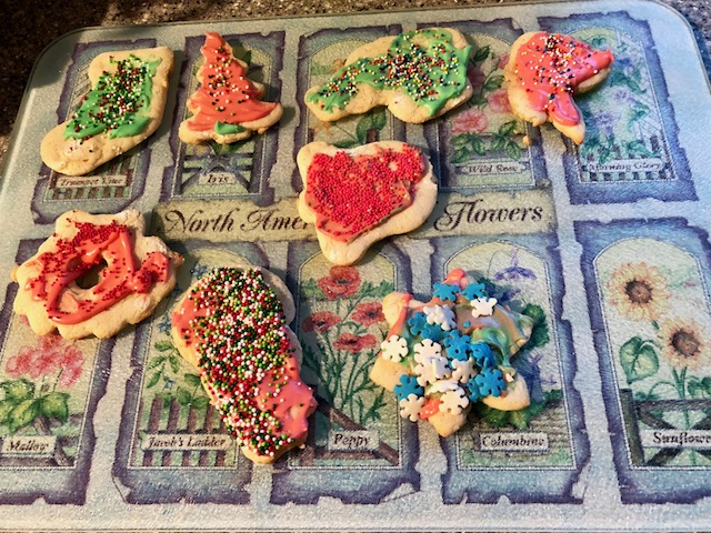 toddler cookie decorating