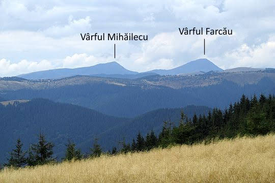 Vârful Mihăilecu (1918 m n.p.m.) i Vârful Farcău (1957 m n.p.m.)