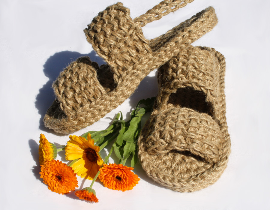 Тапки из джута. Трикотажные тапочки из джута. Обувь из мешковины. Тапочки из джута. Тапки из джута крючком.