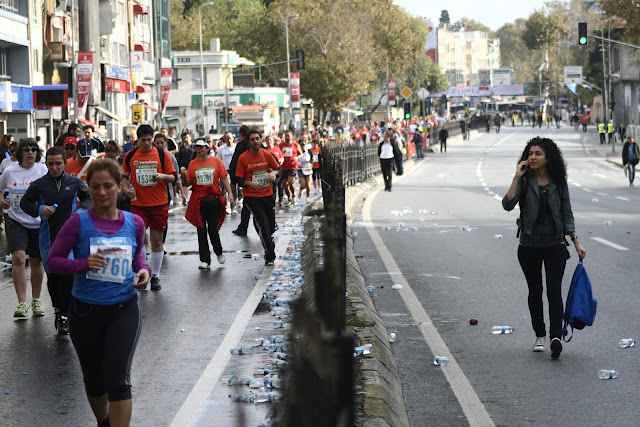 The Istanbul Eurasia Marathon 2012, Runners and THE CAR FREE ROAD!!!!
