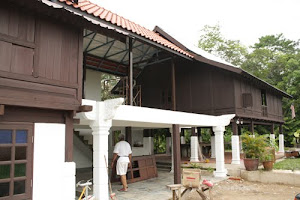MALAY TRADITIONAL HOUSE