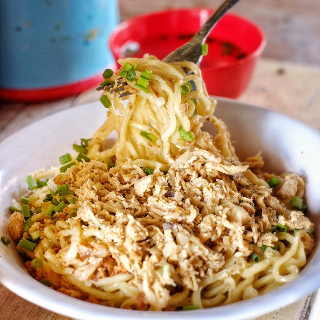 Porsi Jumbo Mie Ayam Jakarta Siola di Surabaya